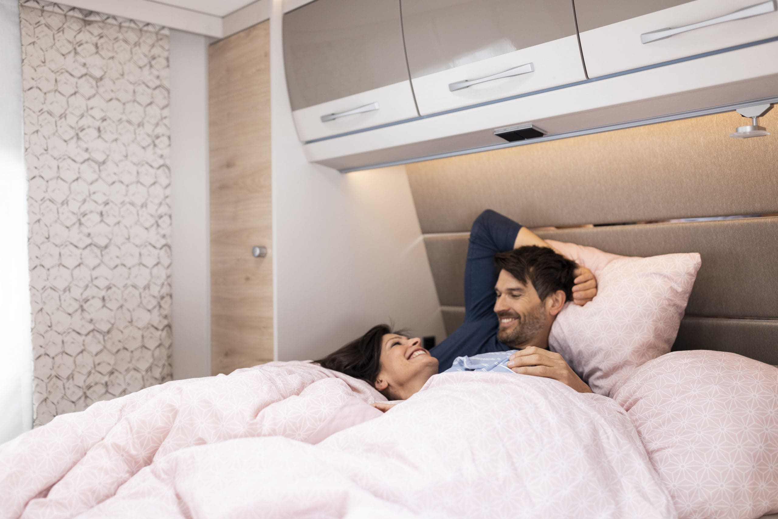 Schlafkomfort wie zuhause - das eigene Bett im Freizeitmobil ist immer an Bord